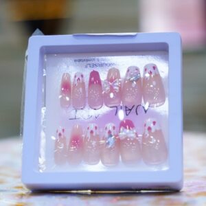 NAIL STICK ON DO IT YOURSELF